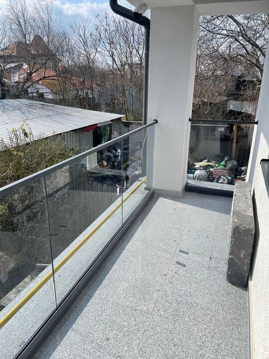 Balustrade de alumimiu cu sticla