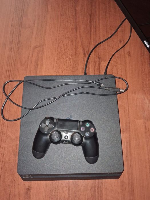 Продаётся сони плейстейшин 4