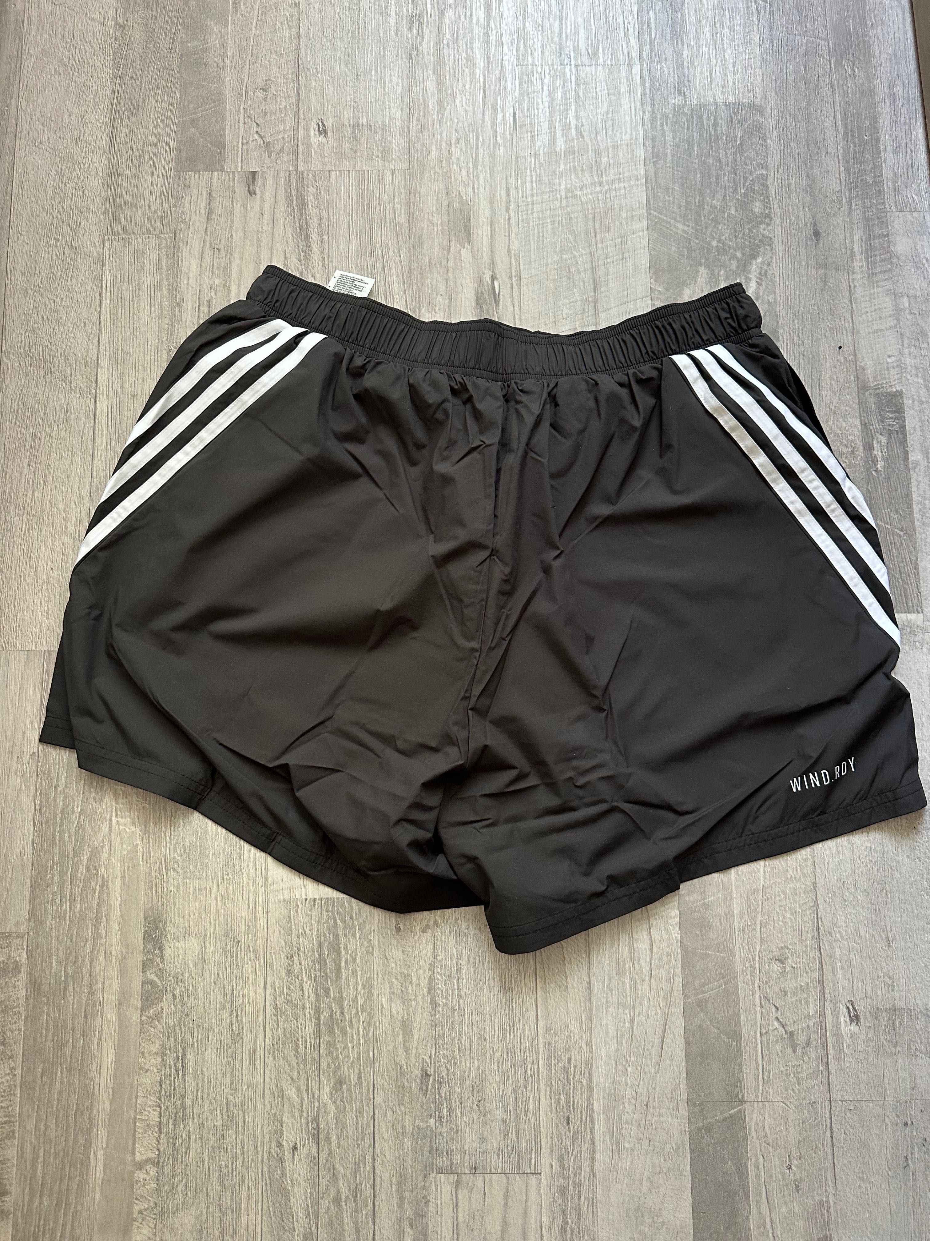 Дамски къси панталонки Adidas