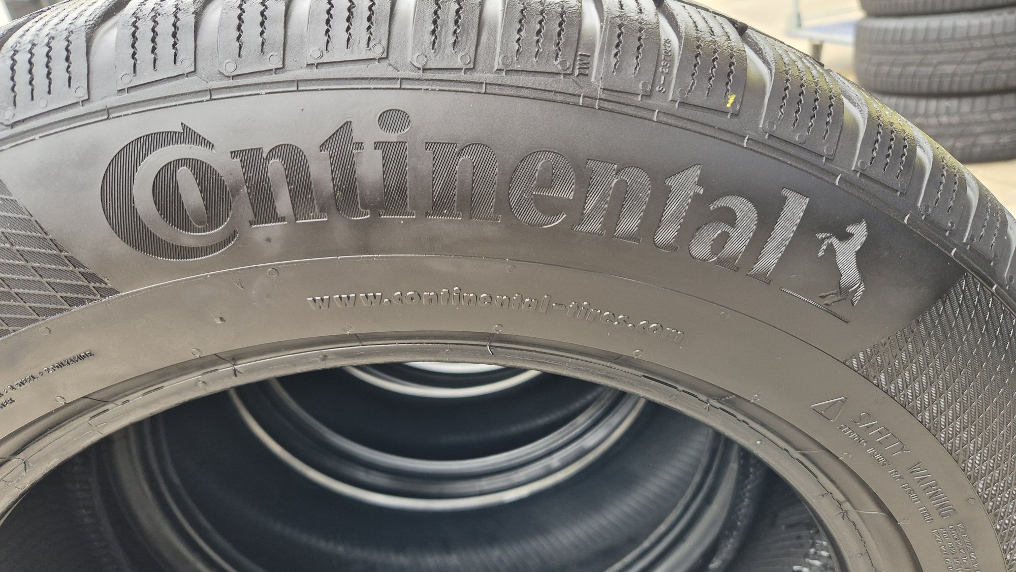 4бр.зимни гуми 215/65/17 99H Continental WinterContact TS 850P