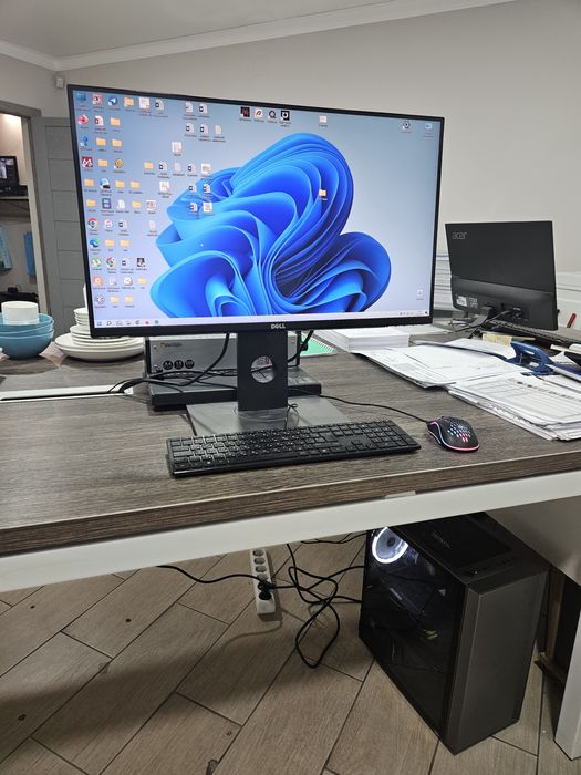 Ryzen 7 1700, DDR4 16 Kingston HyperX, SSD M2 512G