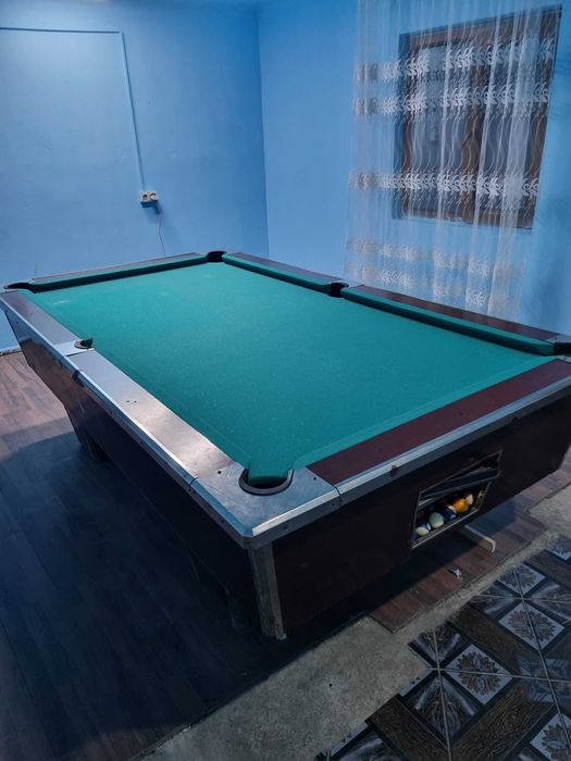 Masa de biliard 2,55 pe 1,50 2800 lei mai multe detalia la tel.