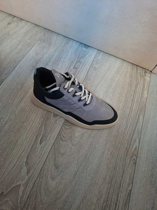 Filling Pieces Low Top Tweek