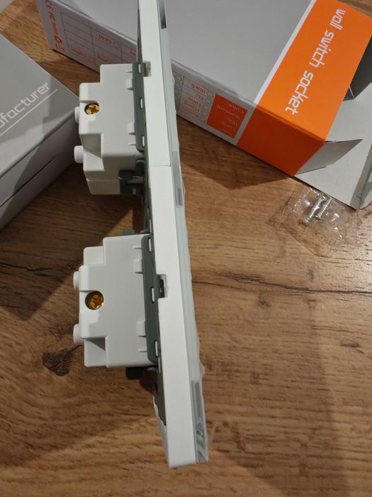 Стъклен контакт два броя двоини