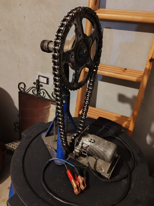 Ansamblu pinioane -lanț și motoraș cu reductor 12V