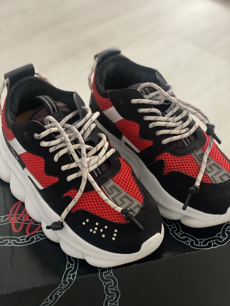 Versace Chain  Reaction 2 -size 37,5 purtați in condiții bune !