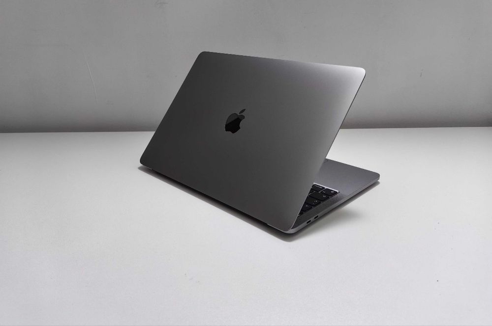 MacBook Pro 13″ 2022, M2 8 GB
