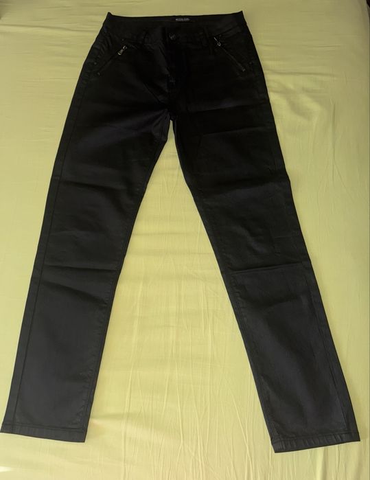 Дамски панталон с колан и дамски дънки