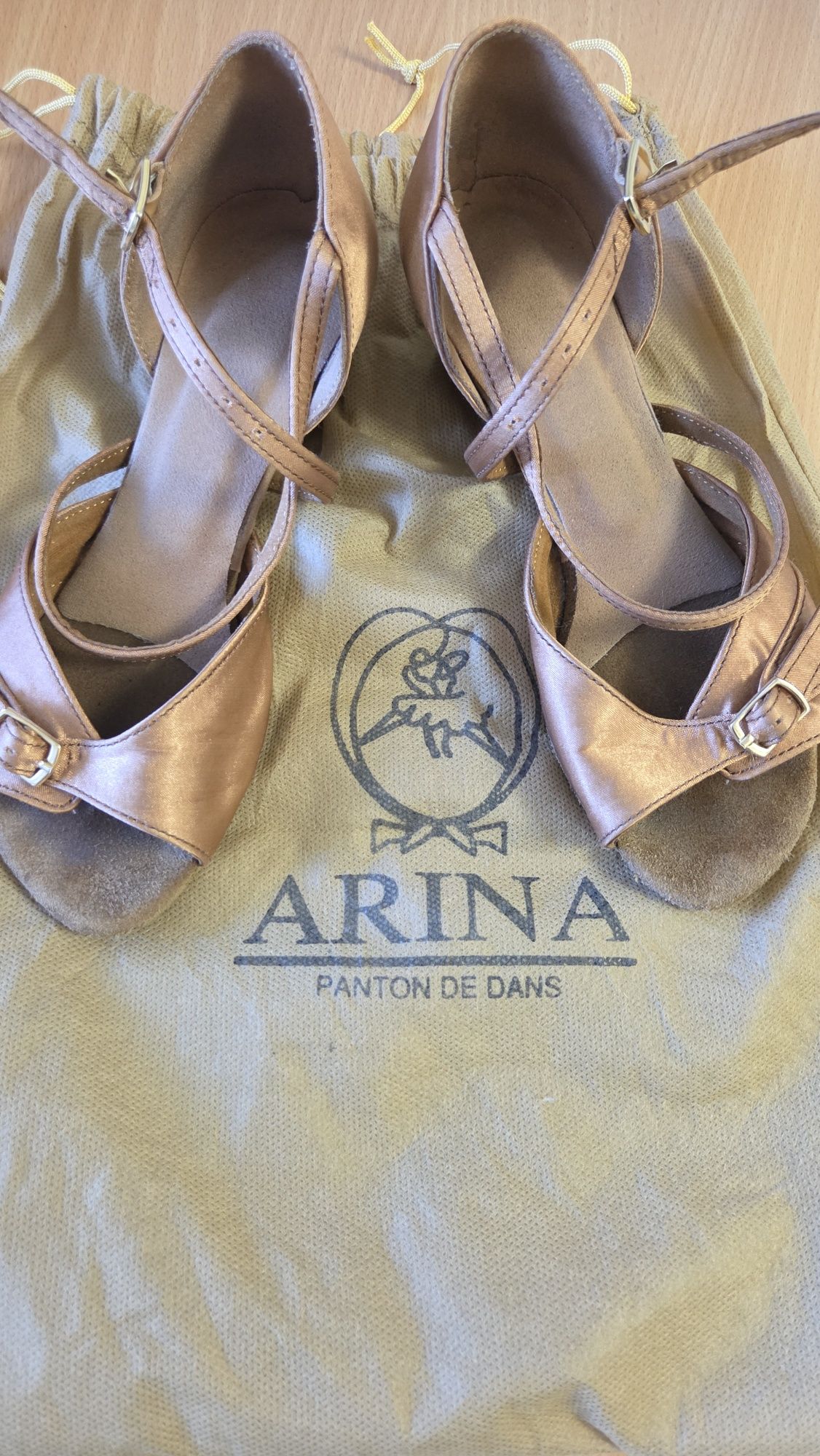 Pantofi de dans Arina numărul 34