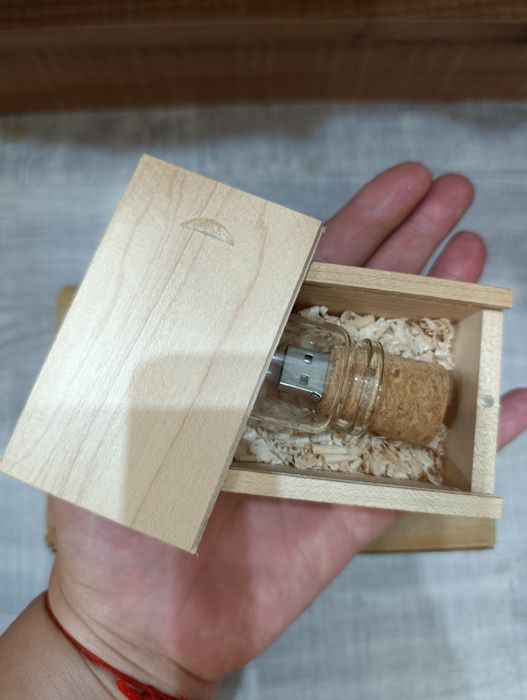 Подарочная USB флешка