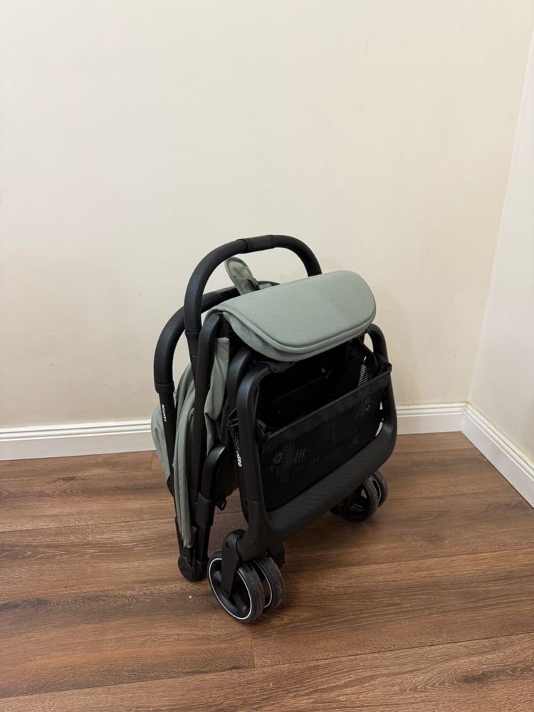 Продам легкую прогулочную коляску Easywalker Rockey S