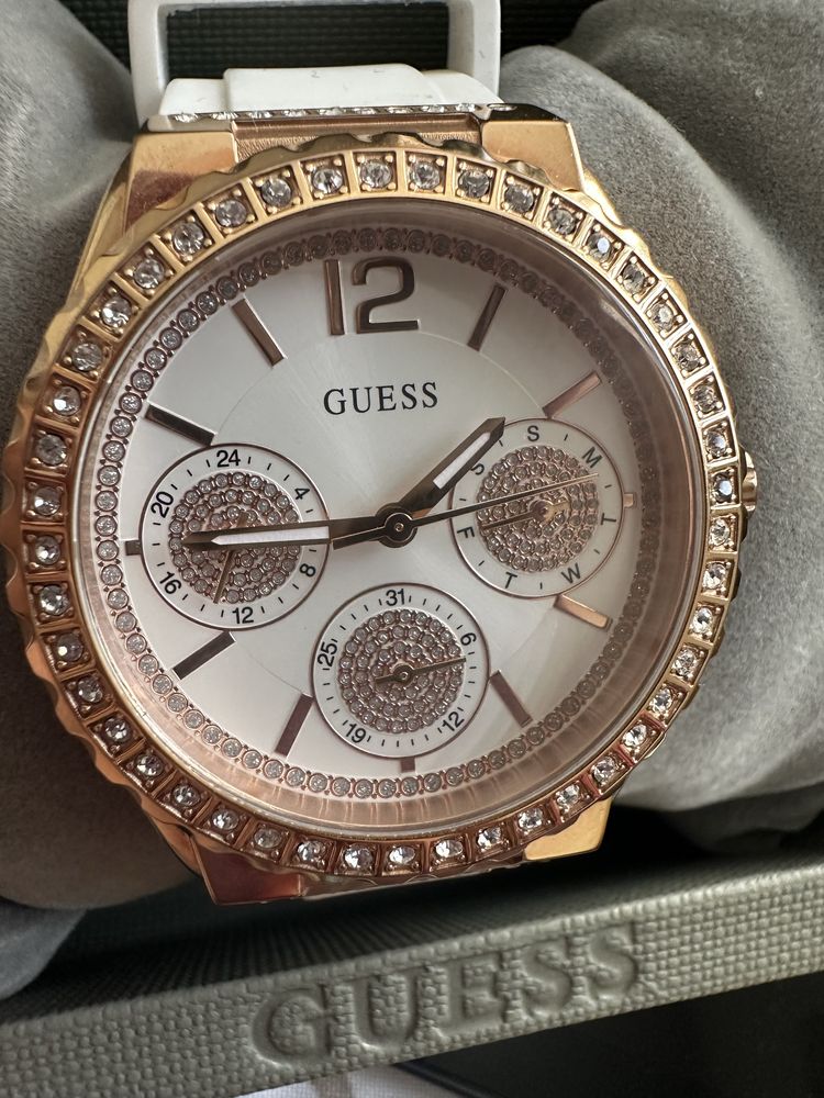 Водоустойчив часовник Guess - топ Модел