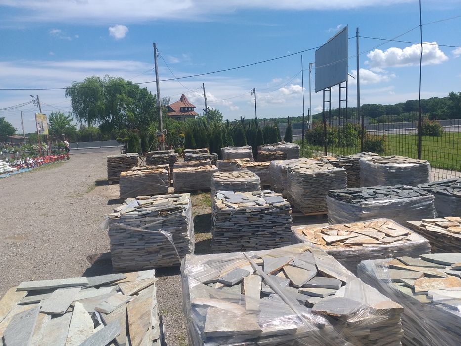 Piatră de placat albă la sac plante depozit