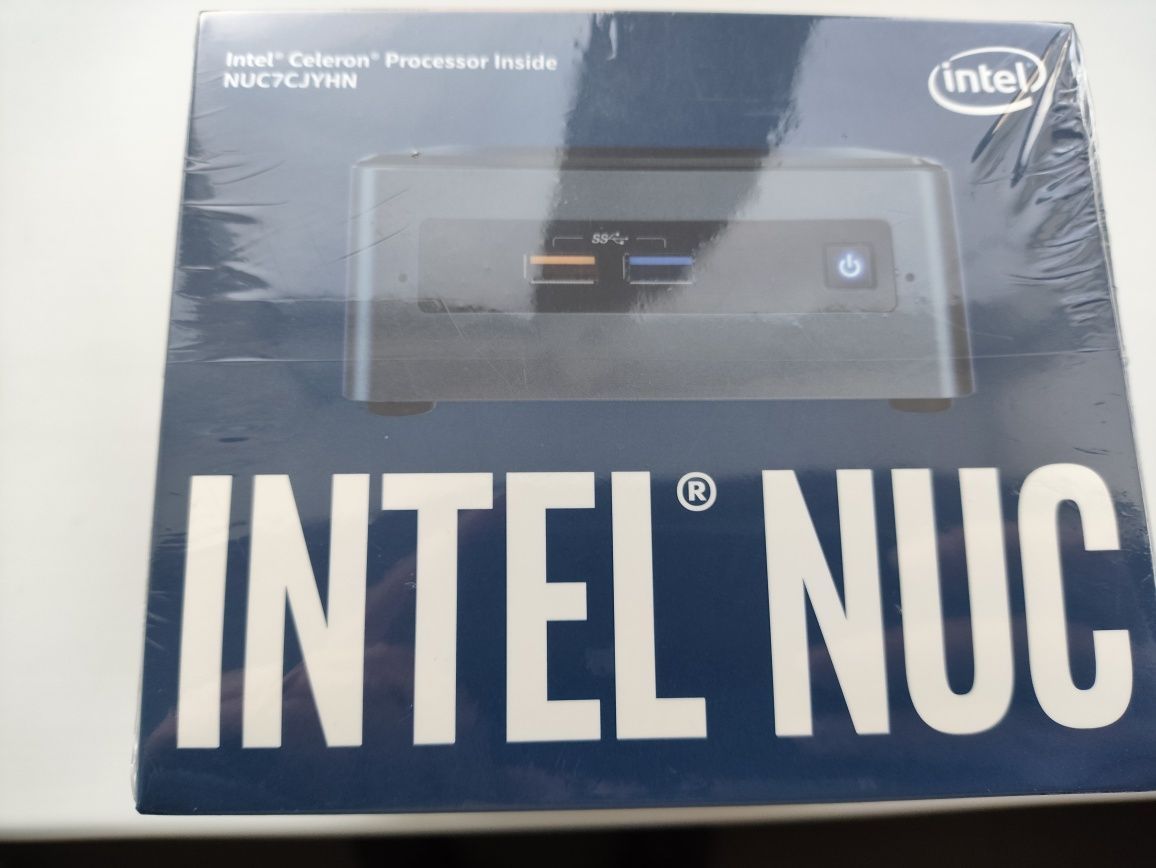 Мини-компьютер Intel NUC BOXNUC7CJYHN2