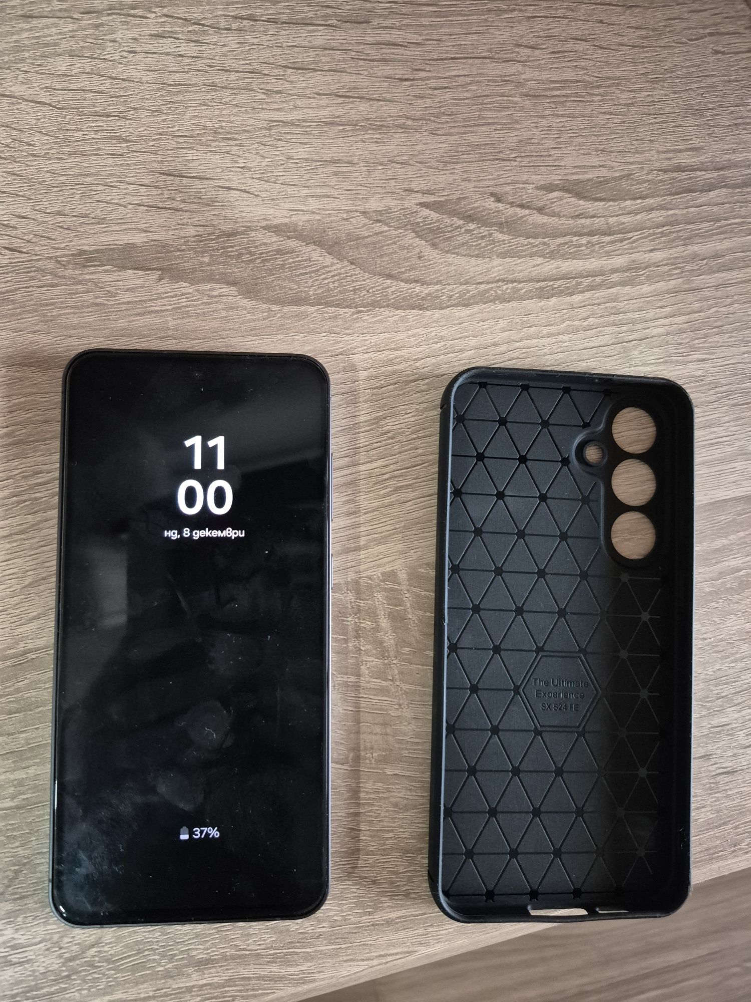 Нов Galaxy S24 FE  128GB. Закупен на 6.12 24год.С документи.