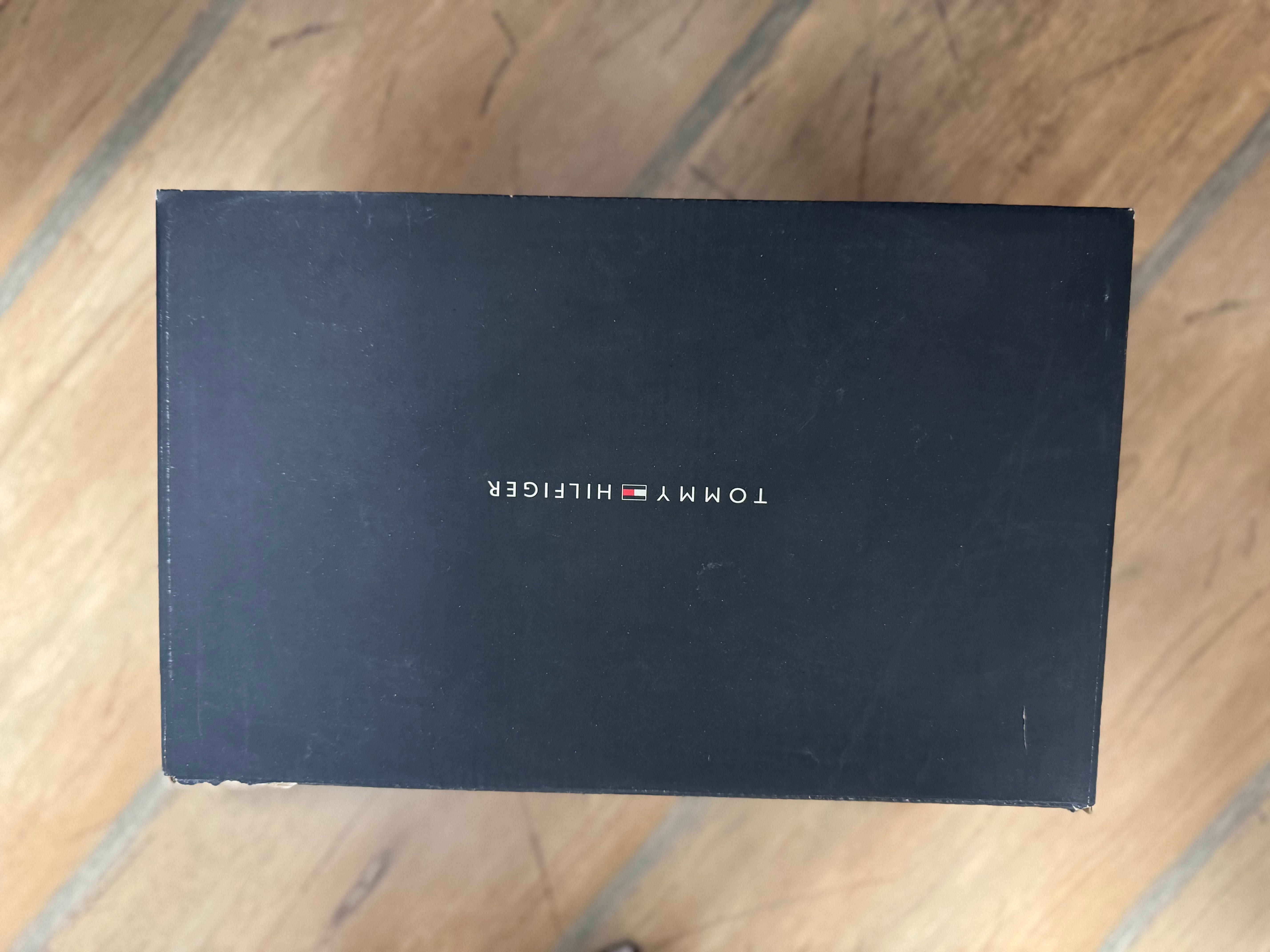 Обувки Tommy Hilfiger