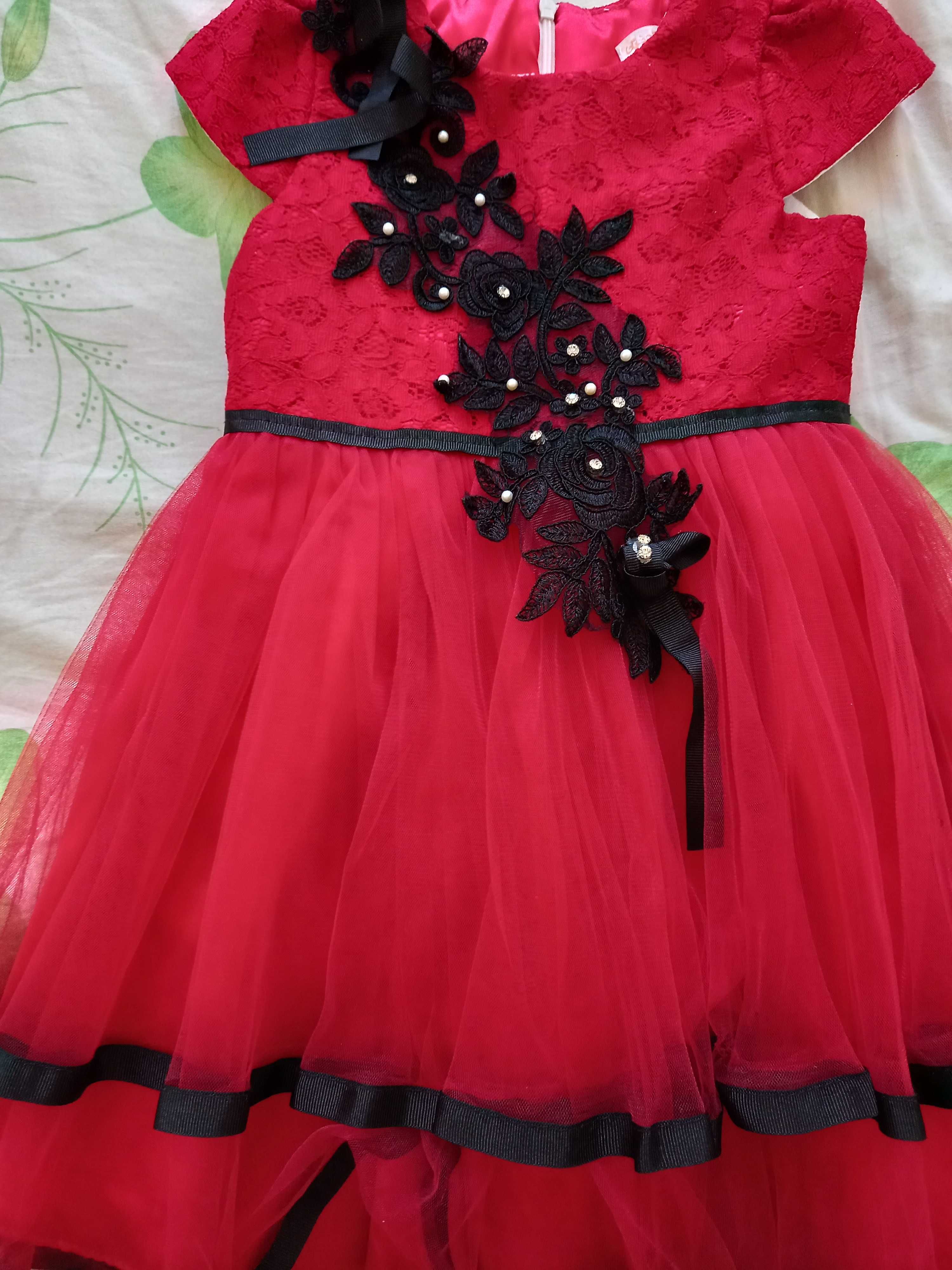 Детска официална рокля  червена