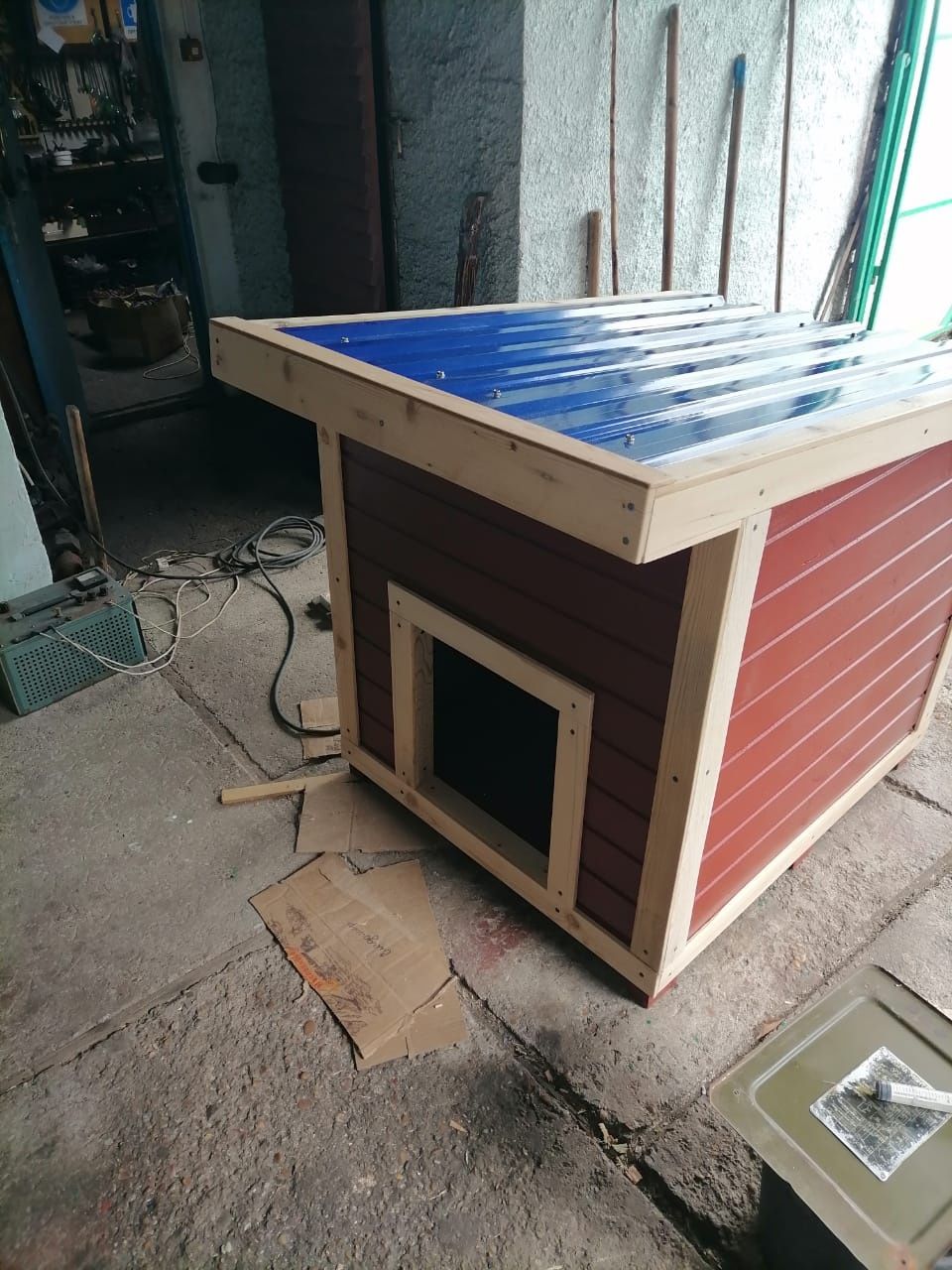 Продам конуру для собаки