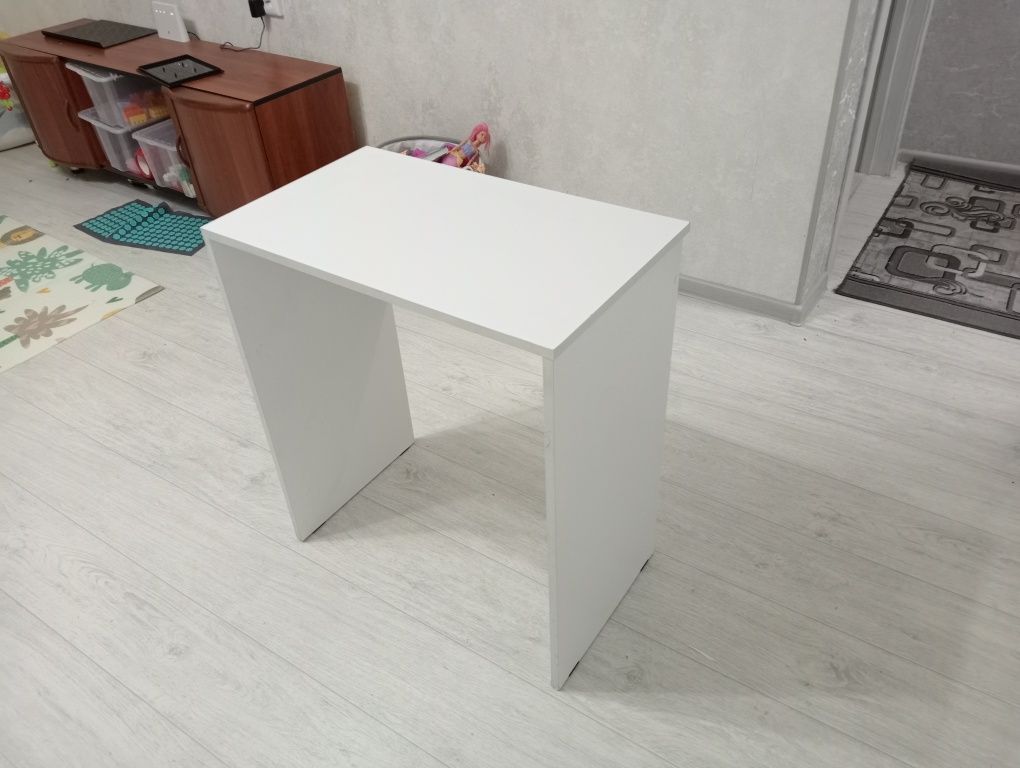 Стол письменный IKEA