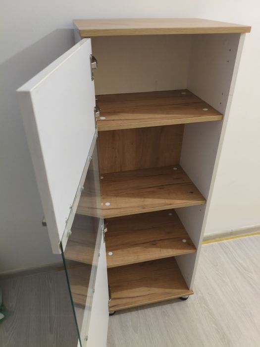 Шкаф пенал белый глянец цена указанна за один шкаф пенал.