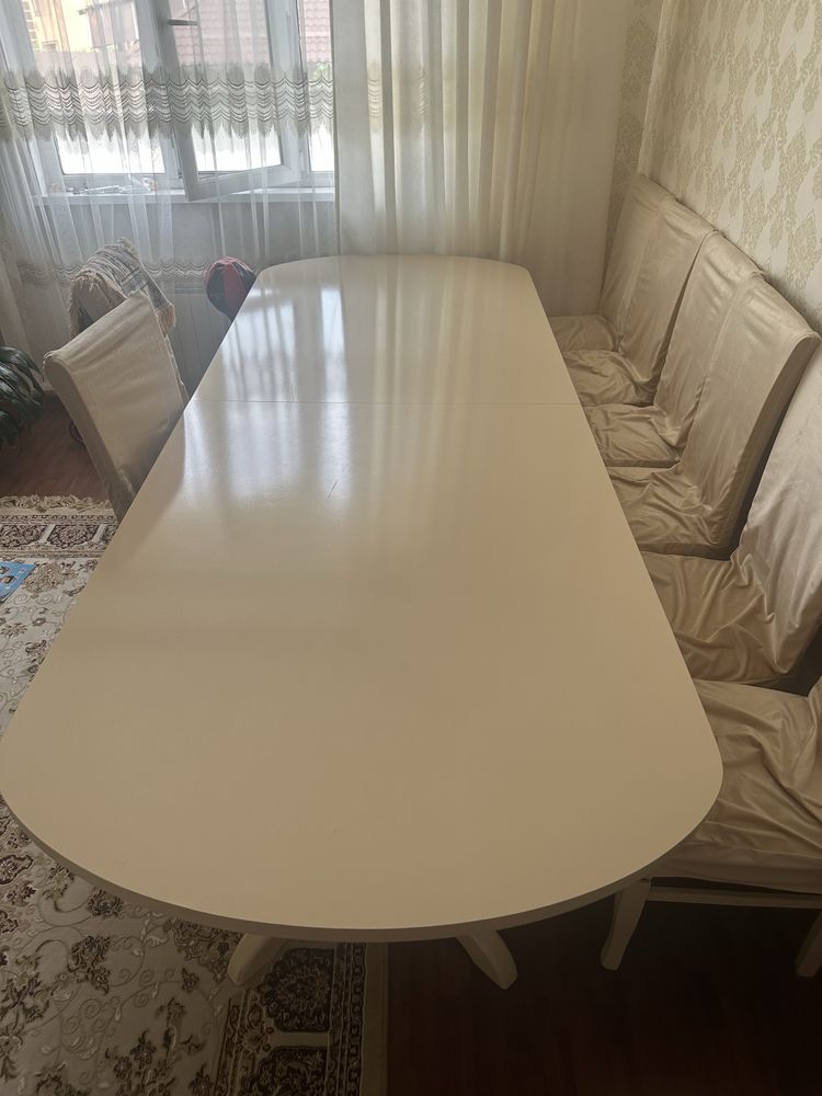 Стол со стульями