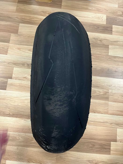 Задна полусликова гума PIRELLI Diablo Supercorsa 190/60/17 DOT 2020г