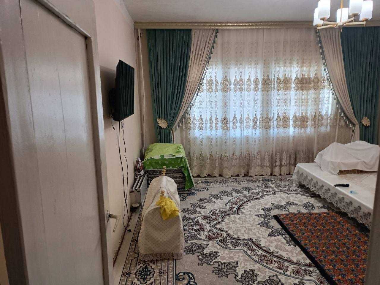 Продается 3 хонали дом сотилади. Ттз дан 5-7 км да. Поселок Улугбек.