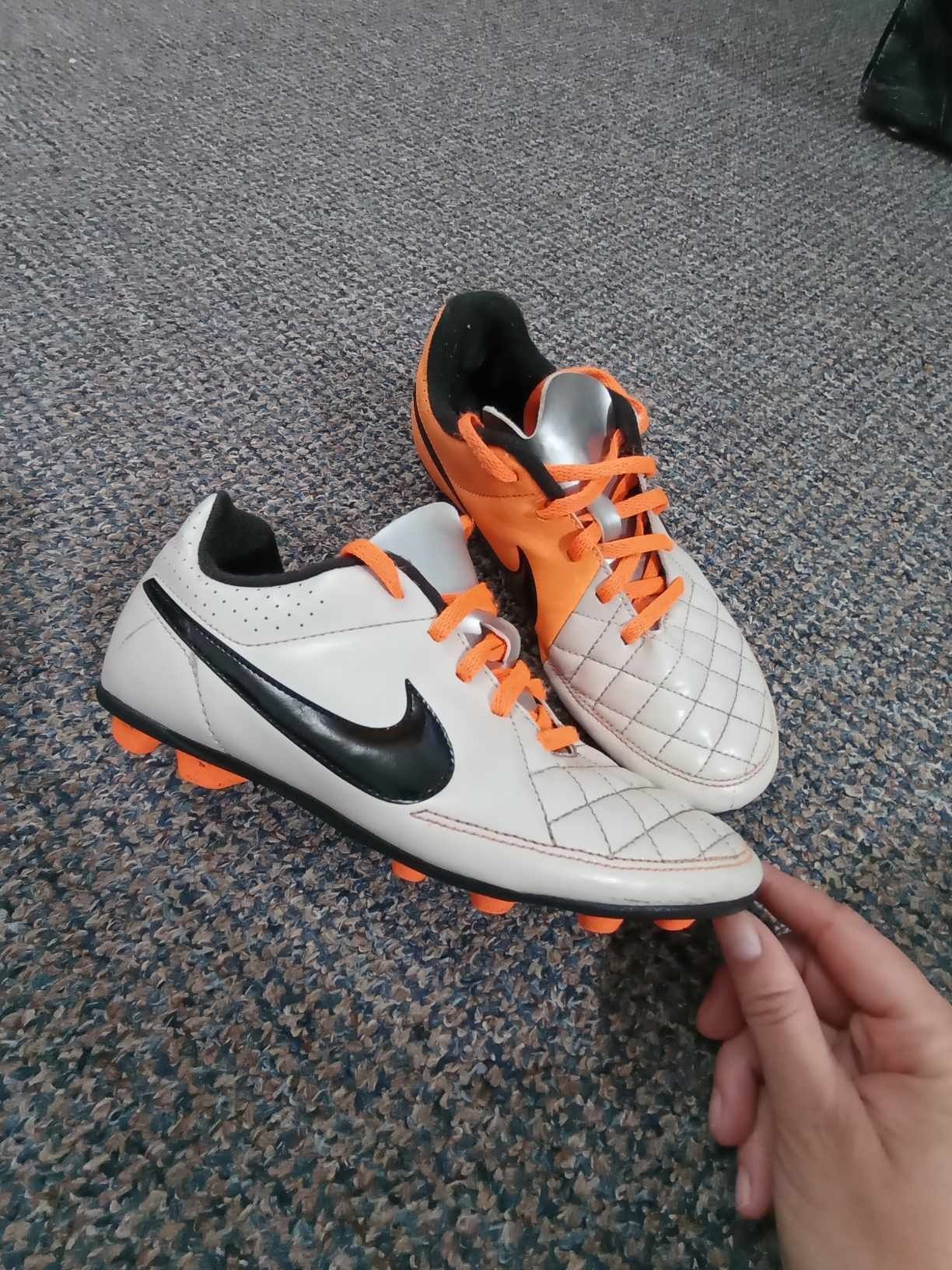 Crampoane Nike tiempo