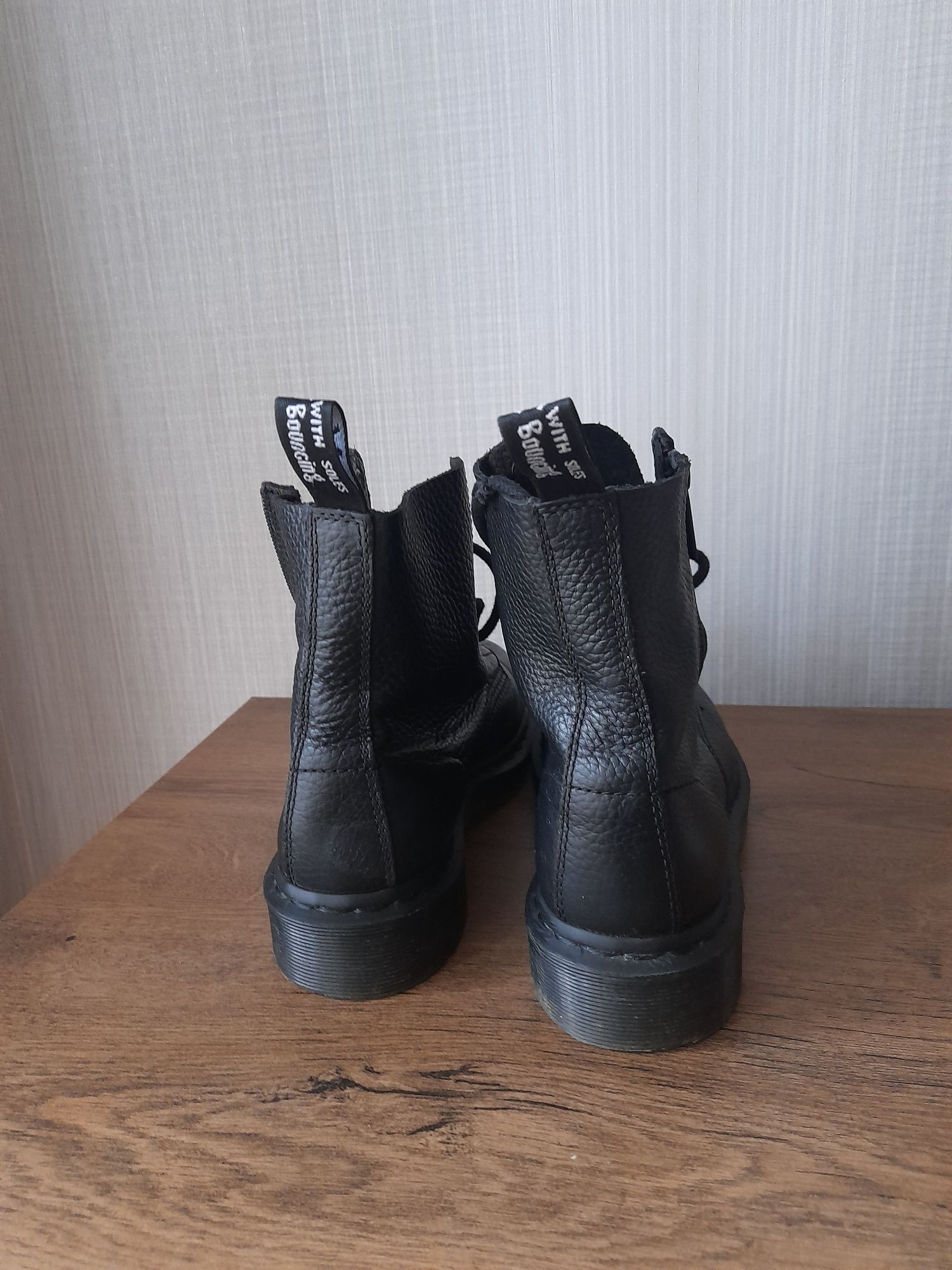 Dr. martens дамски обувки 38 номер.