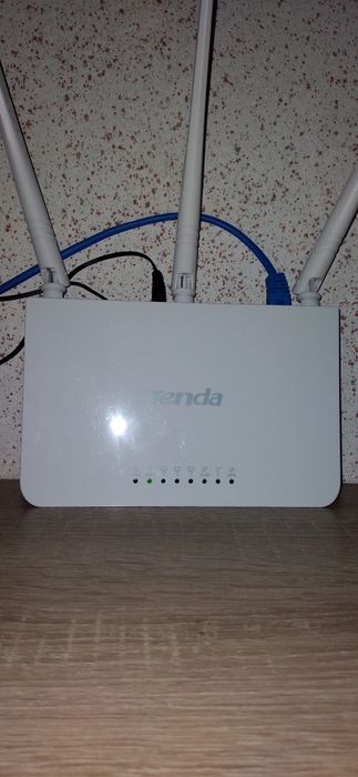 Router Tenda folosit dar ca nou
