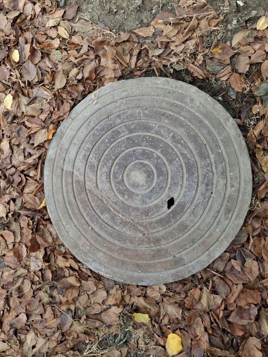 Продам люк для канализаци