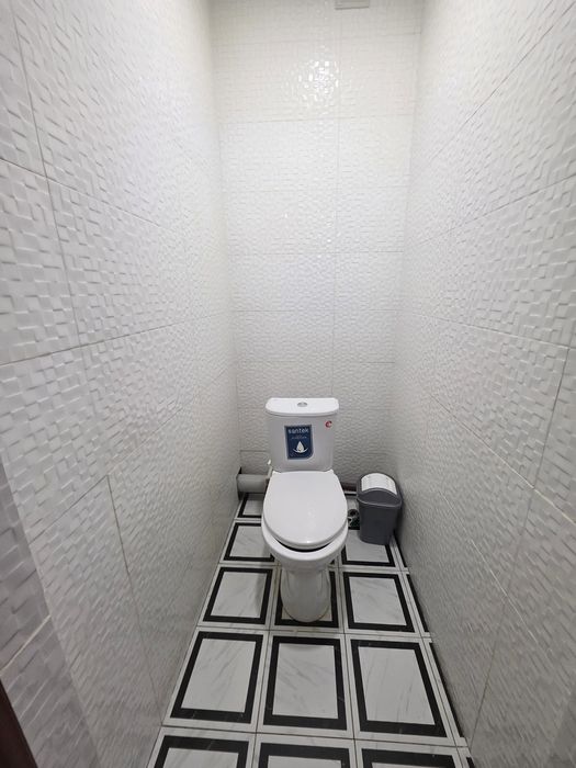 8 Maktab yangi bozor oldida 3 xona