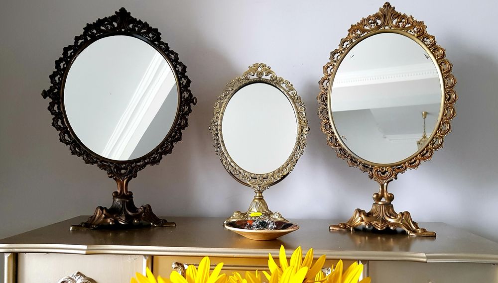 Oglindă veche din bronz