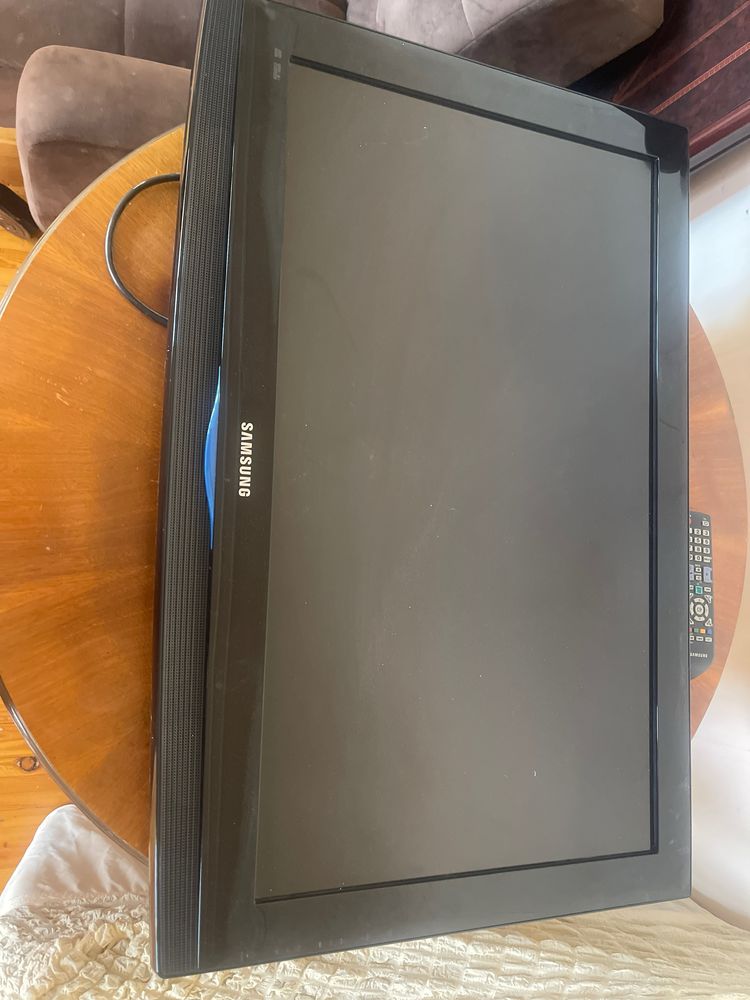 Televizor 32 tali ishlaydi