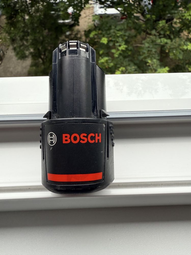 Продавам батерия bosch
