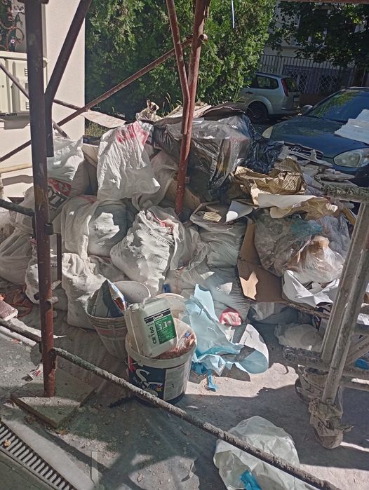 Ofer servicii de debarasare