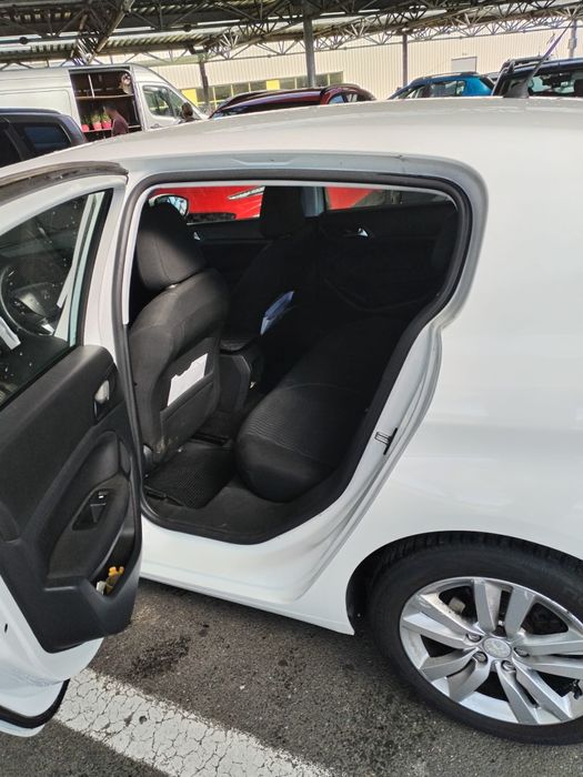 Peugeot 308  1.6 hdi