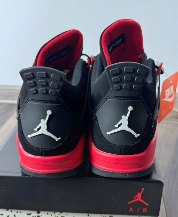 Air Jordan 4 Red • Size 41 • 450 lei