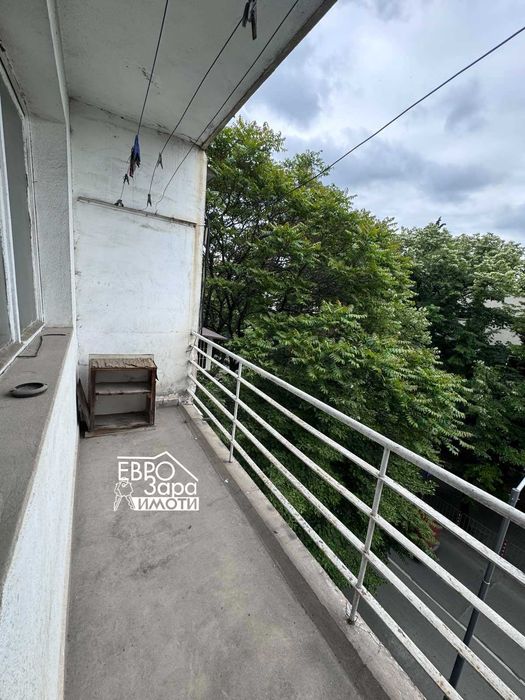 Тристаен апартамент за продажба в района на Второ Основно Училище