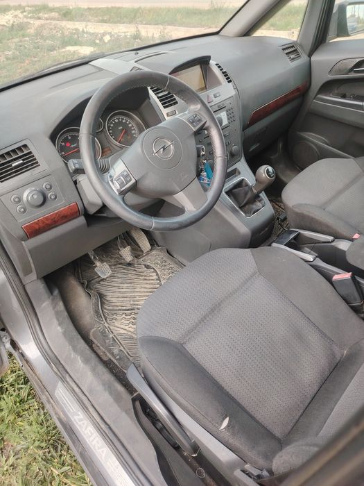 Se vinde Opel zafira