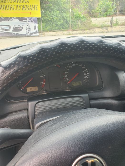 ФОЛКСВАГЕН Пасат комби 1.8