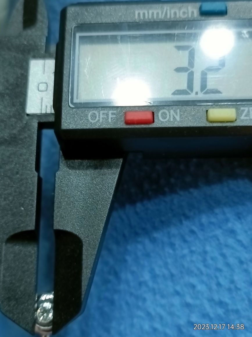 Vind cercei din aur 18kt cu diamante 0,40ct
