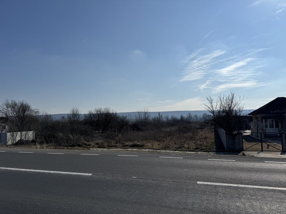 Vand sau schimb cu auto teren intravilan  Comuna Butoiesti