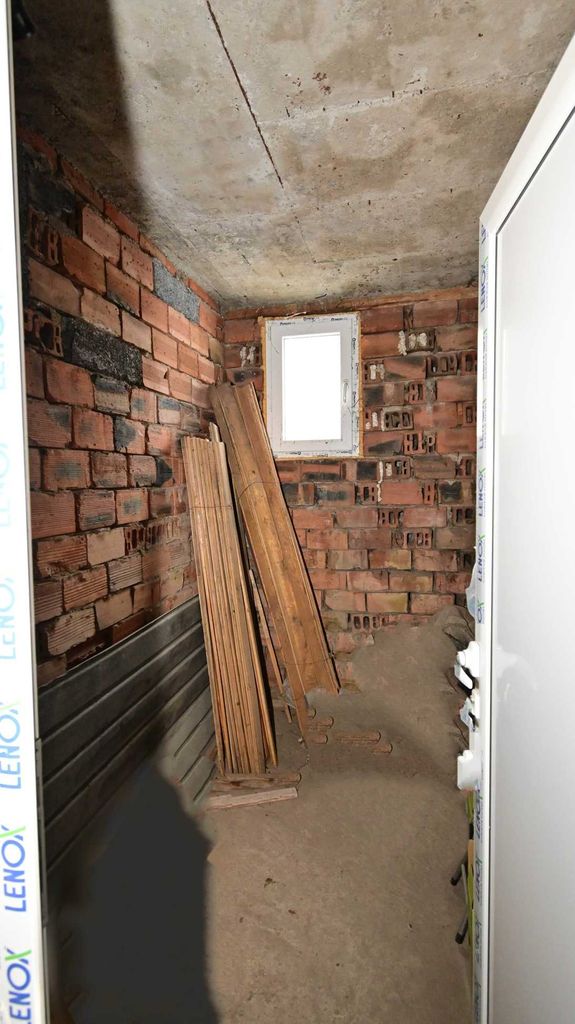 Продава се Къща в Радомир - 168 кв.м за 685 €/кв.м - Снимка #11