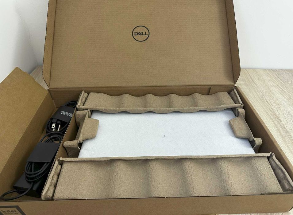 Dell Inspiron 16 2-in-1 i7640