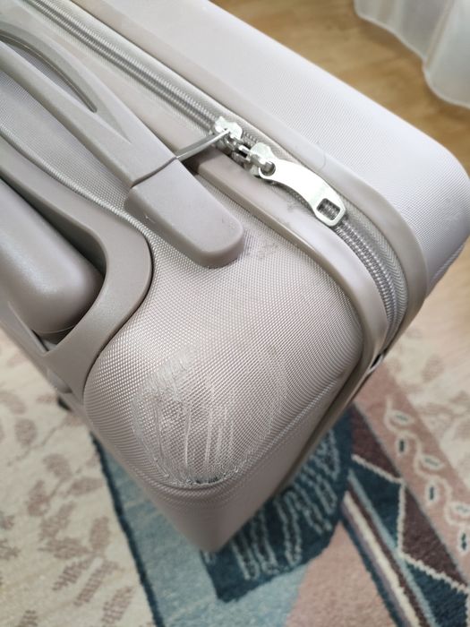 Vând troller / bagaj, folosit o singura dată, excelent și pentru avion