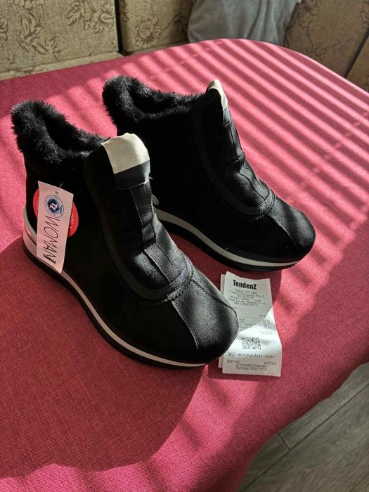 Чисто нови ботуши с етикет