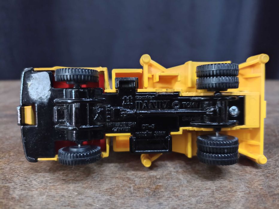Macheta Tomica Dandy 1:43, Mitsubishi Canter