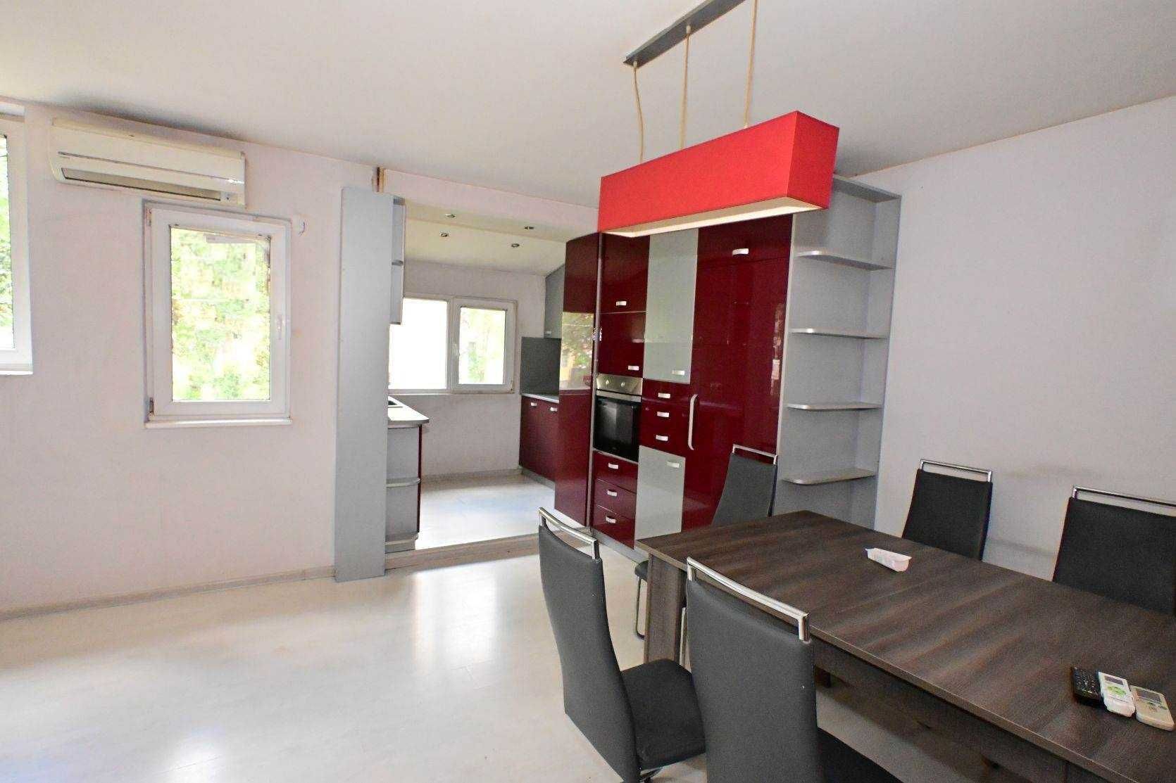 Продава двустаен обзаведен апартамент в гр. Перник, кв. Твърди ливади