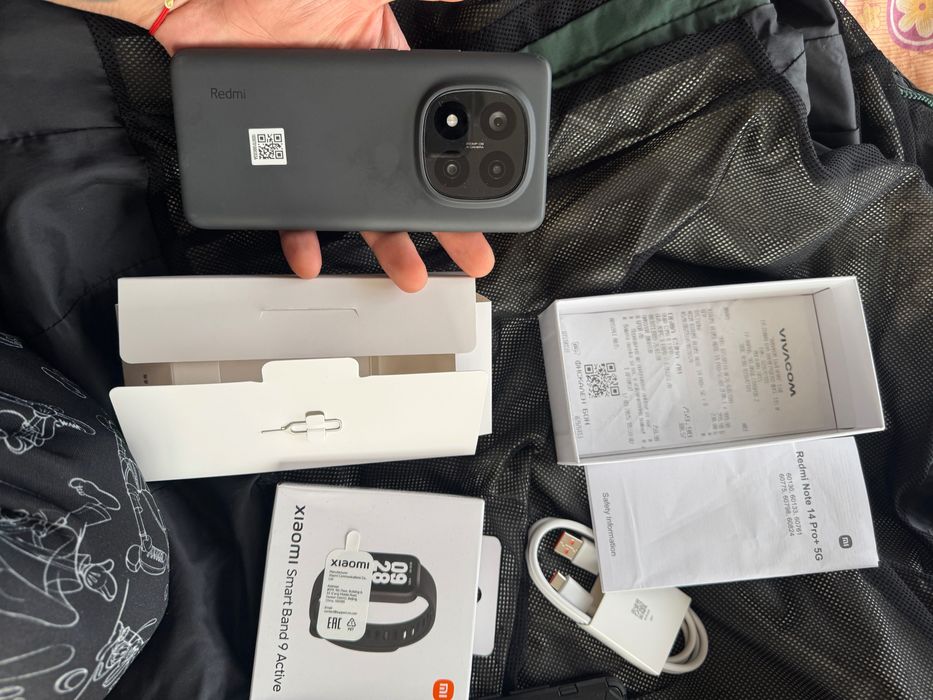 Xiaomi 14 pro+ 512GB 12RAM в отлично състояние! С два кейса и зарядно